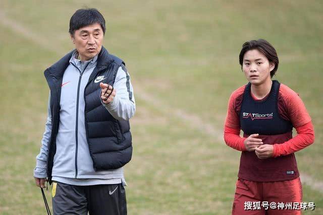 中国男篮热身赛失利之痛：后卫迷失与王俊杰状态不佳